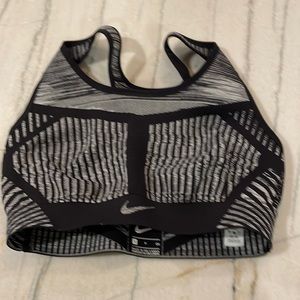 Nike FE/NOM Flyknit High-Support Non-Padded Sports Bra Size Small S